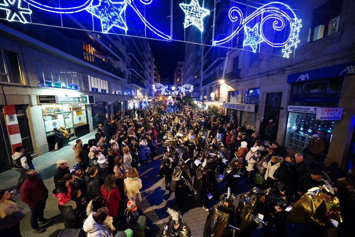 Los Reyes Magos reclaman la paz desde la Plaza Mayor de Salamanca