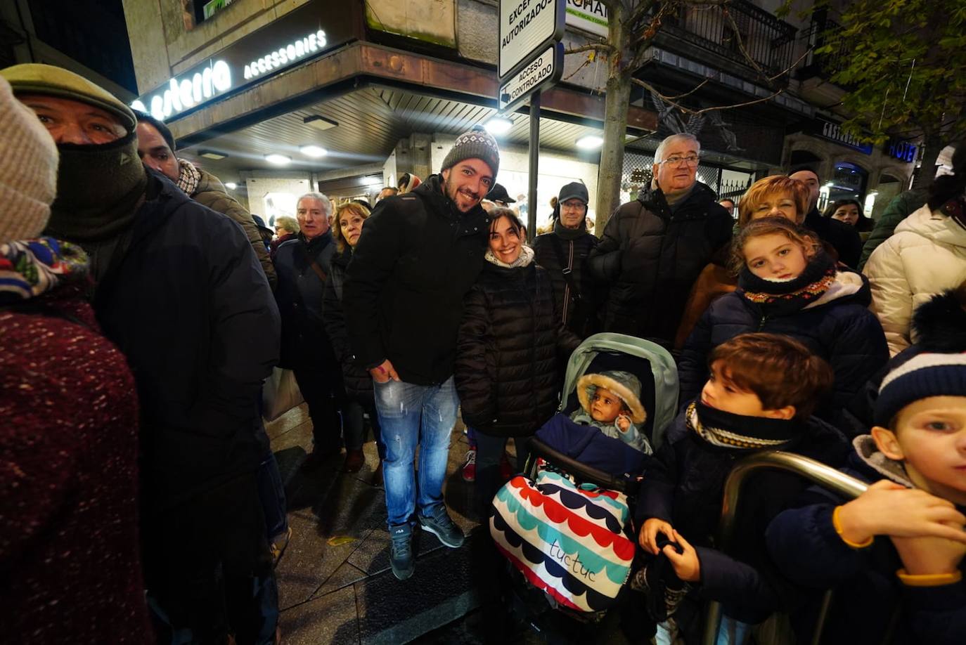 Los Reyes Magos reclaman la paz desde la Plaza Mayor de Salamanca