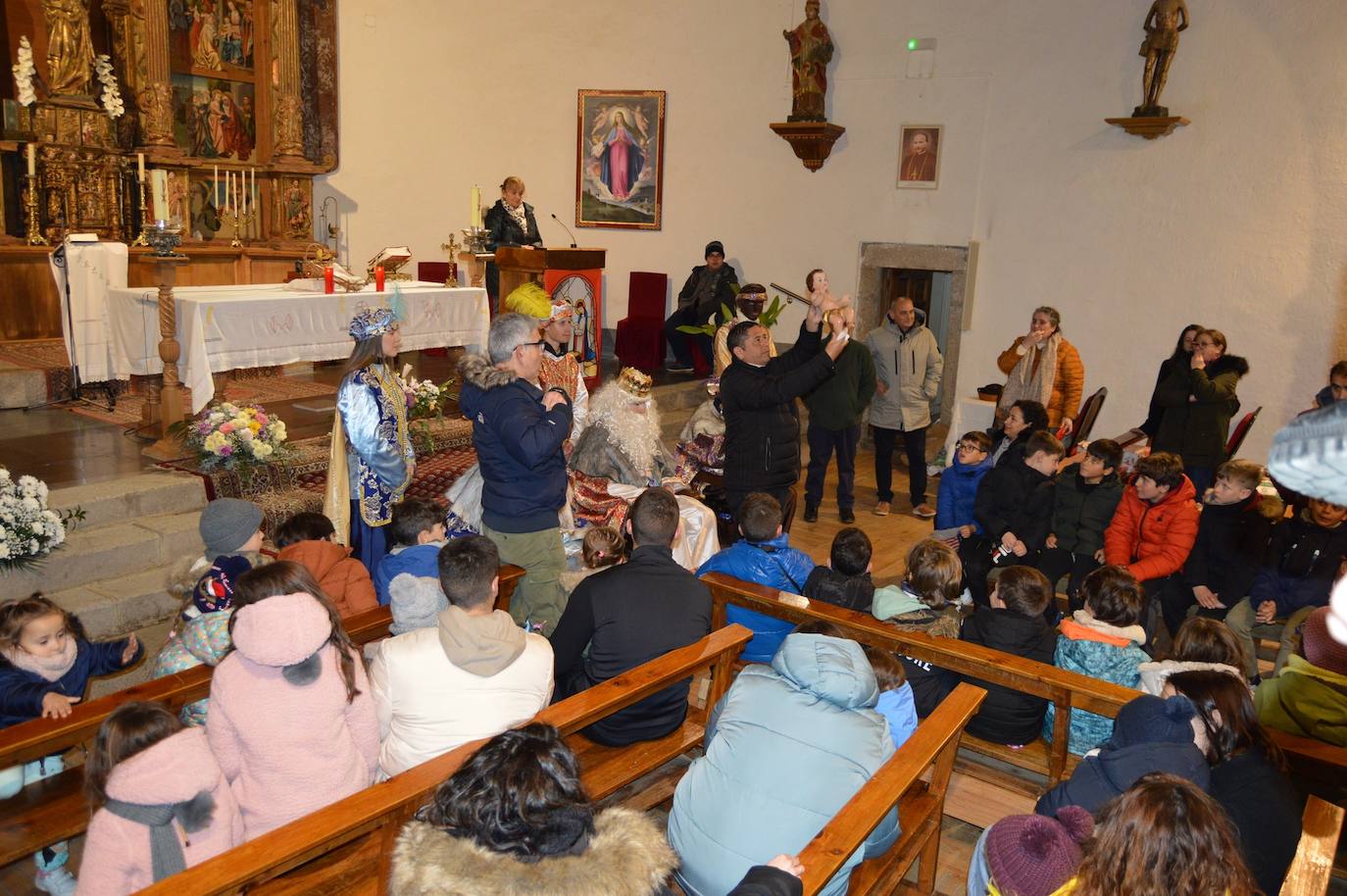 Día de fiesta en Linares de Riofrío por la llegada de los Reyes Magos