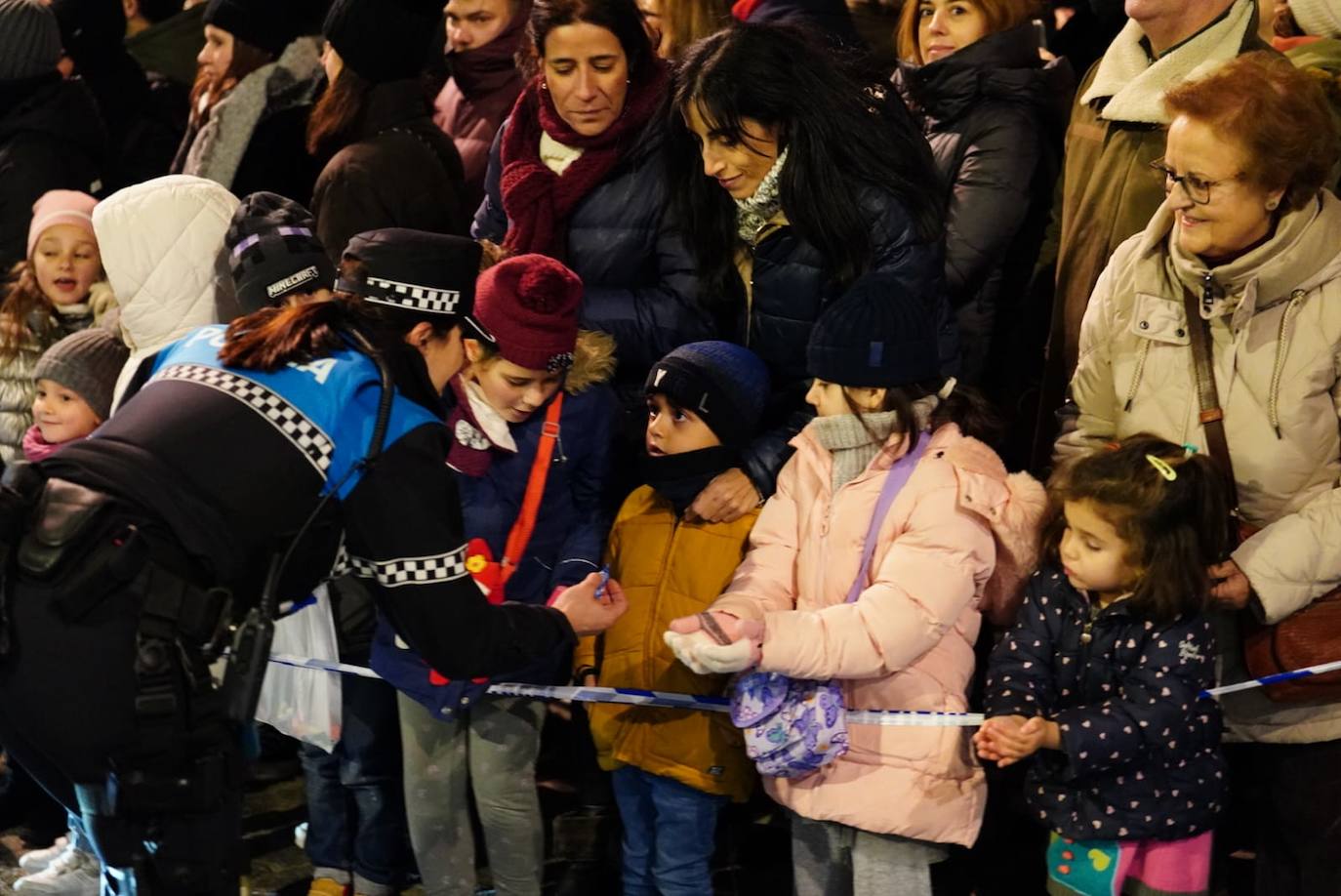 Los Reyes Magos reclaman la paz desde la Plaza Mayor de Salamanca