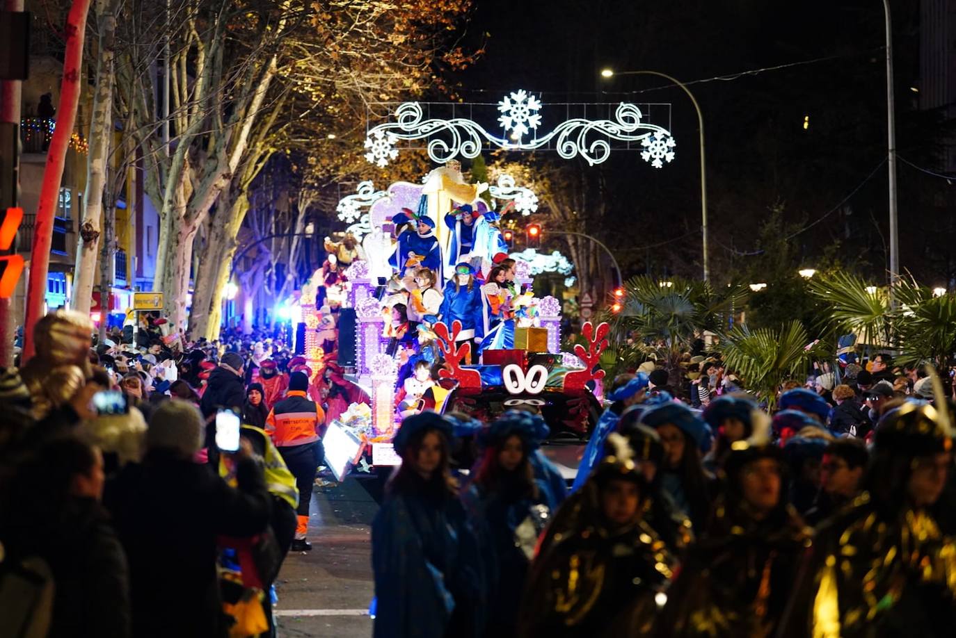 Los Reyes Magos reclaman la paz desde la Plaza Mayor de Salamanca