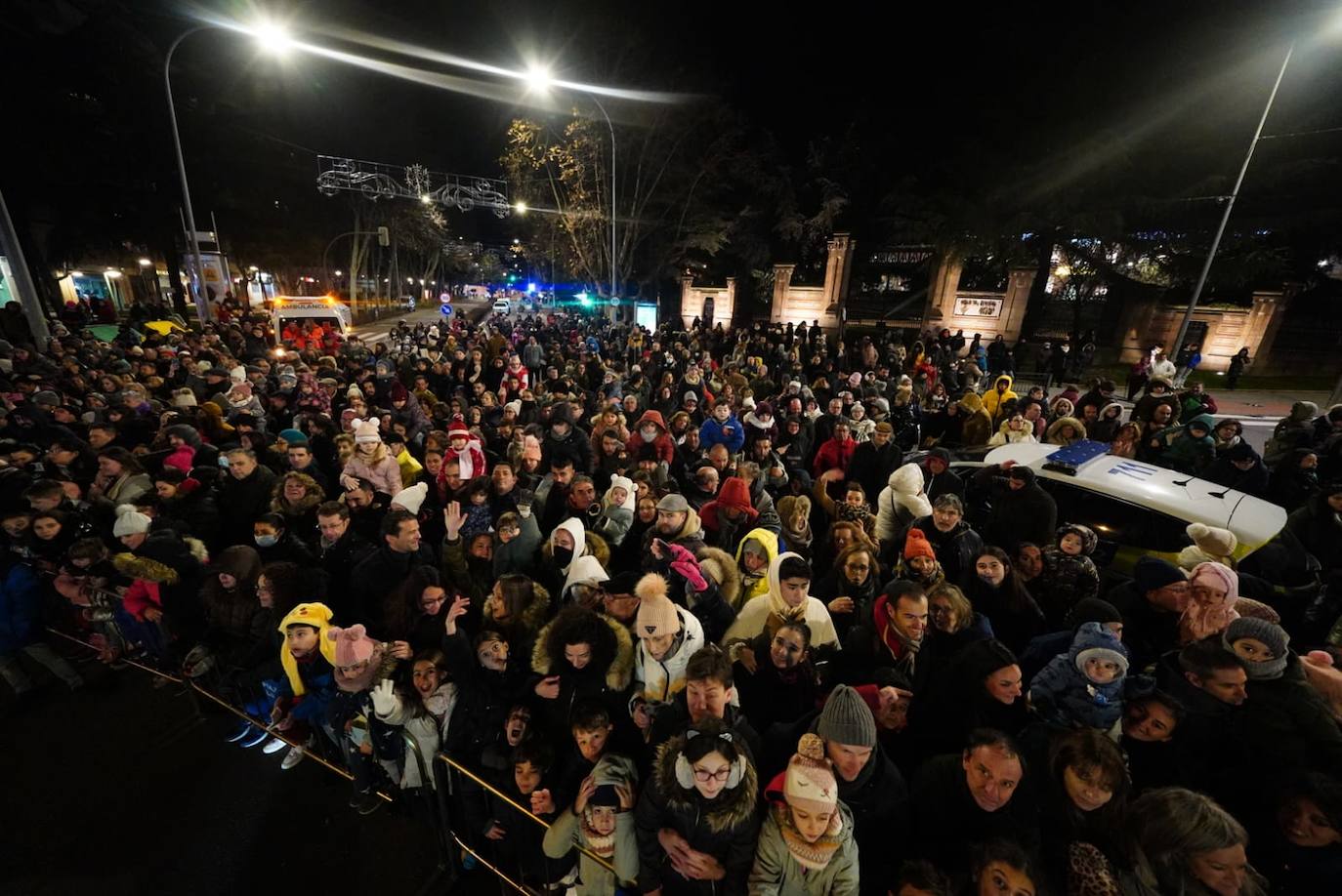 Los Reyes Magos reclaman la paz desde la Plaza Mayor de Salamanca