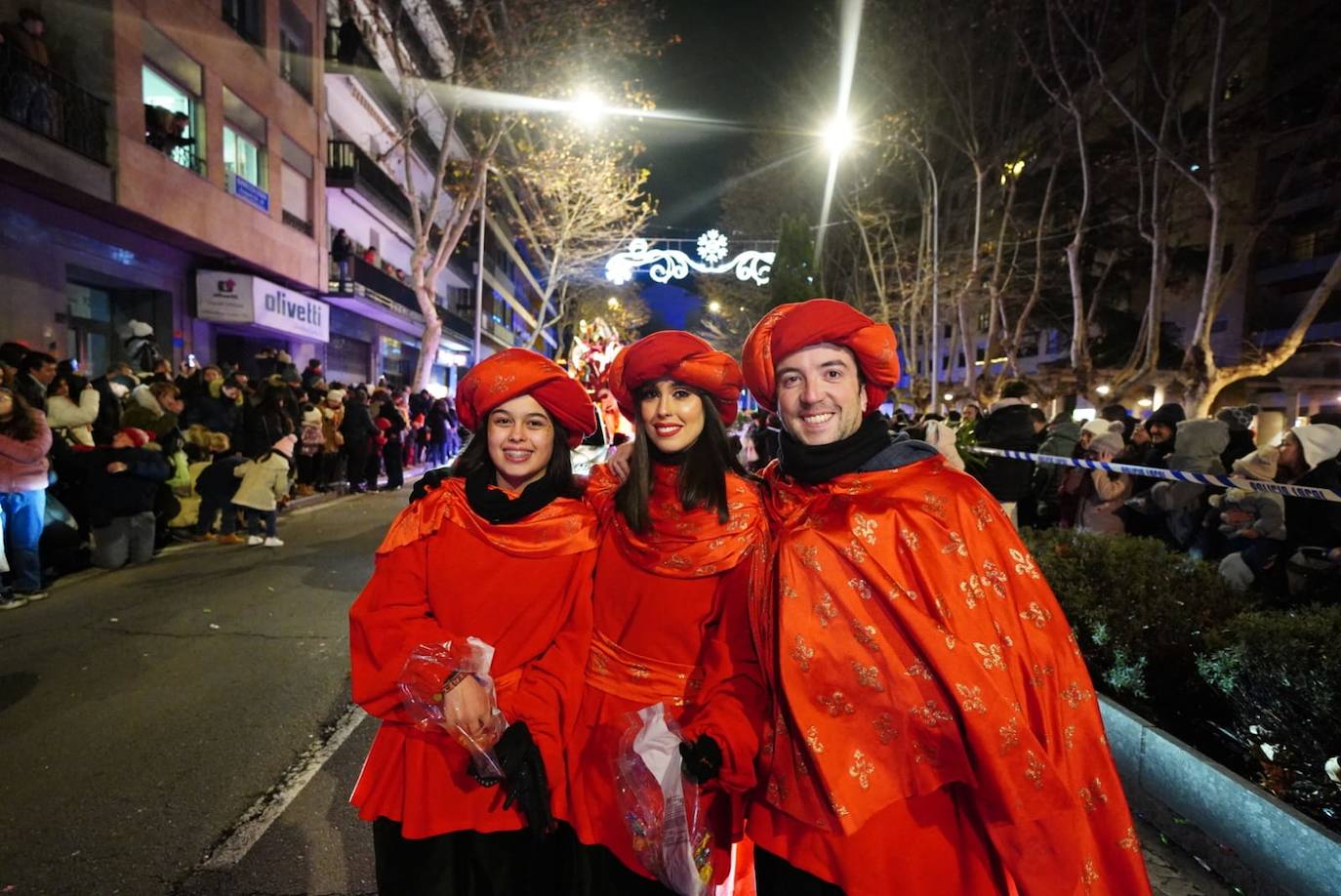 Los Reyes Magos reclaman la paz desde la Plaza Mayor de Salamanca