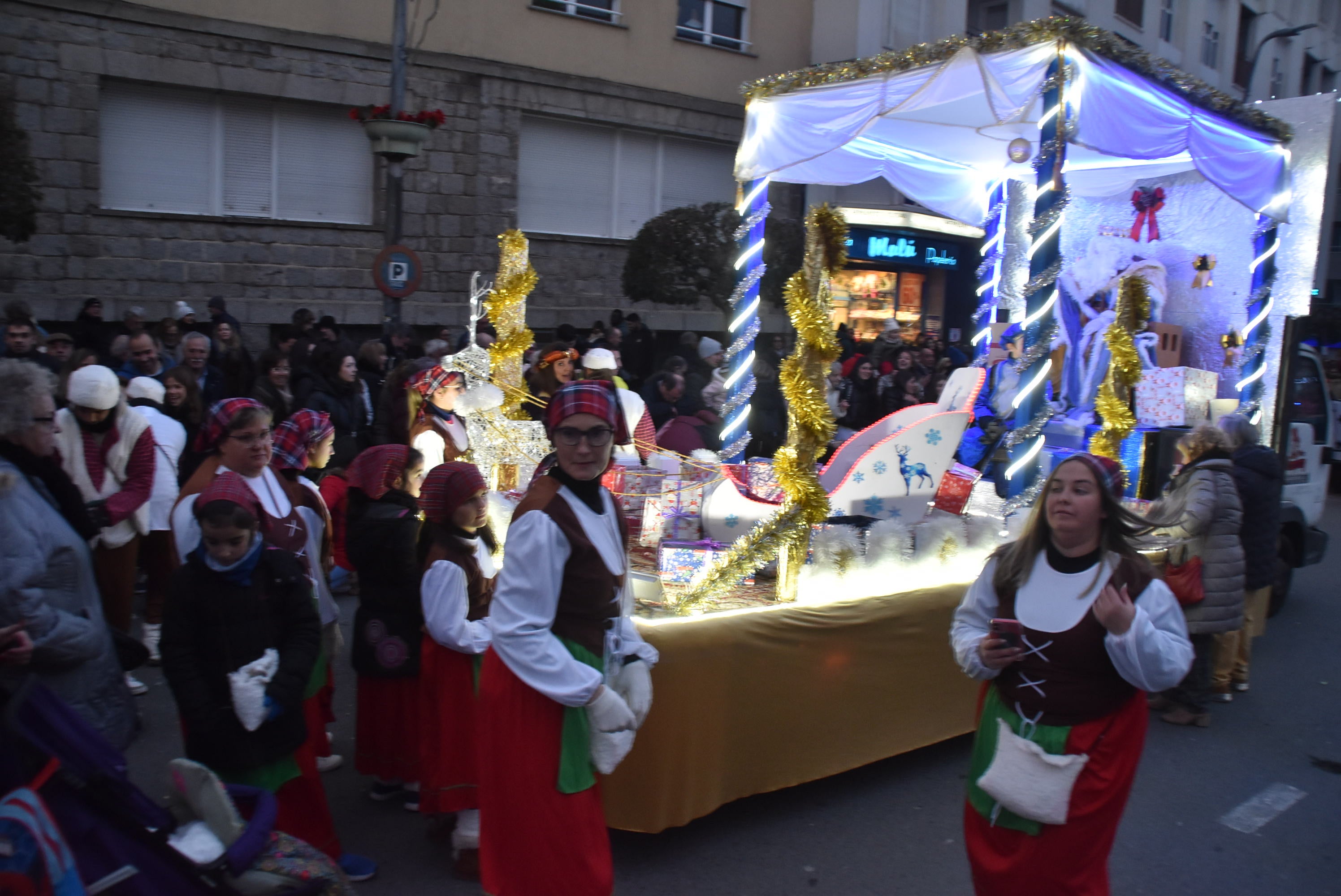 La llegada de los Reyes Magos llena las calles de Béjar