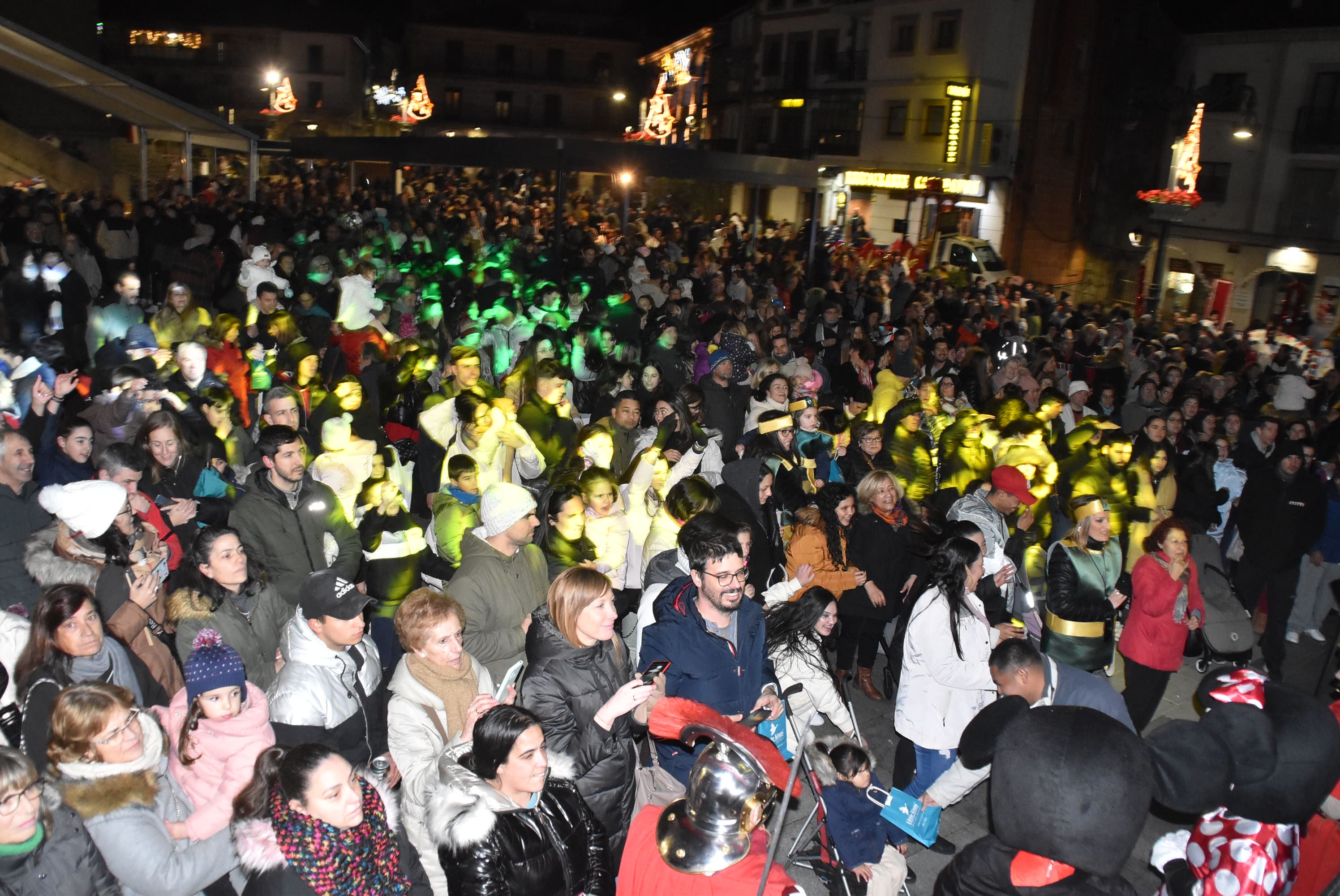 La llegada de los Reyes Magos llena las calles de Béjar
