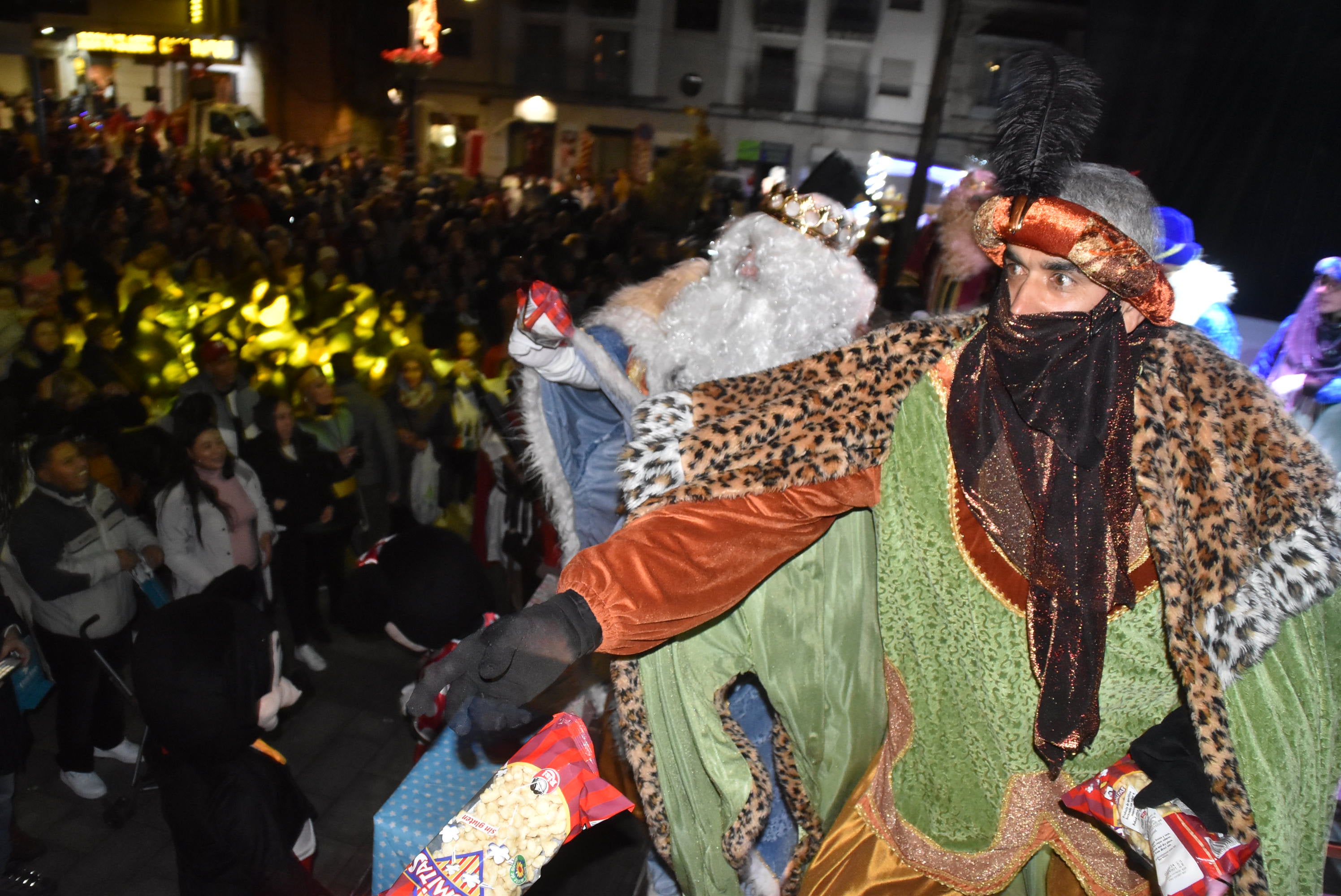 La llegada de los Reyes Magos llena las calles de Béjar