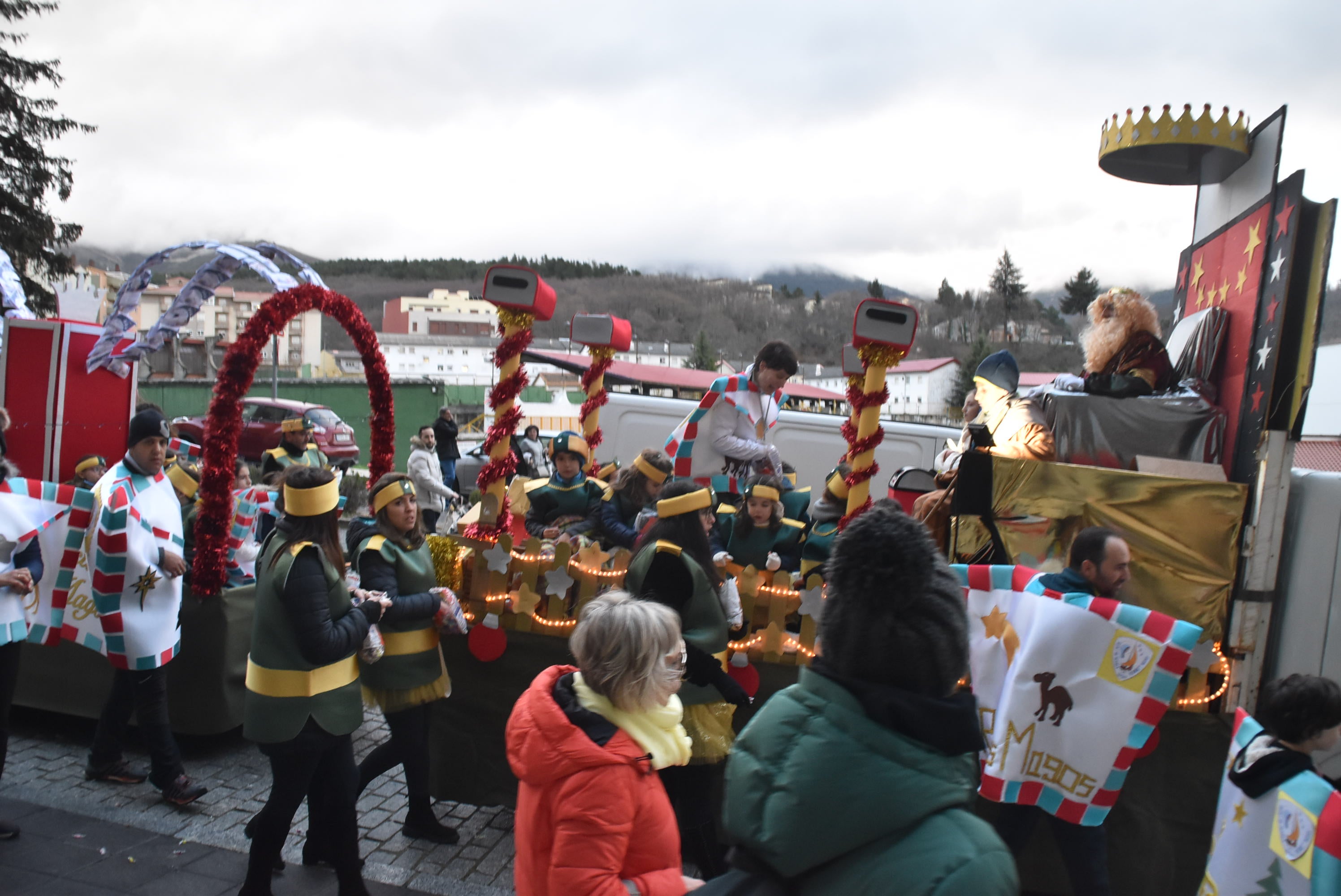 La llegada de los Reyes Magos llena las calles de Béjar