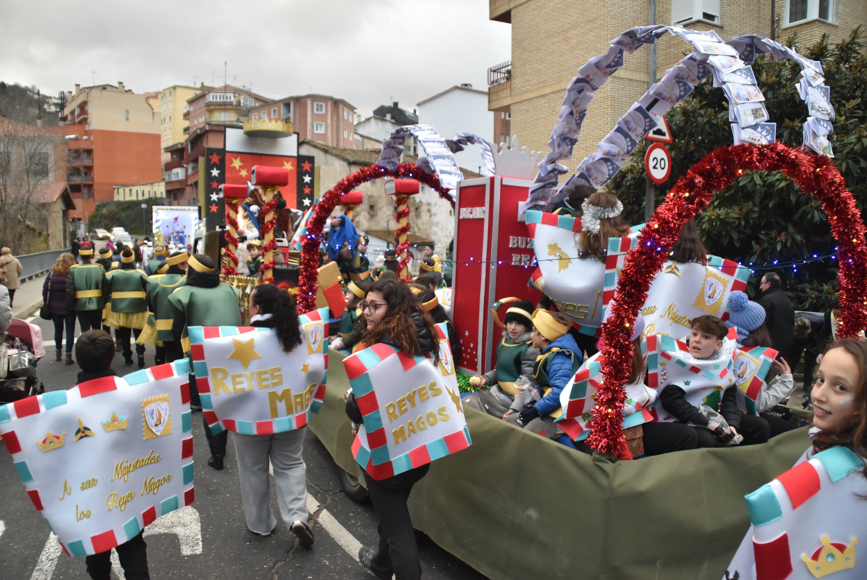 La llegada de los Reyes Magos llena las calles de Béjar