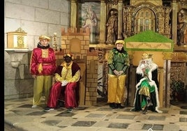 Momento de la recepción real en la iglesia de Cespedosa de Tormes