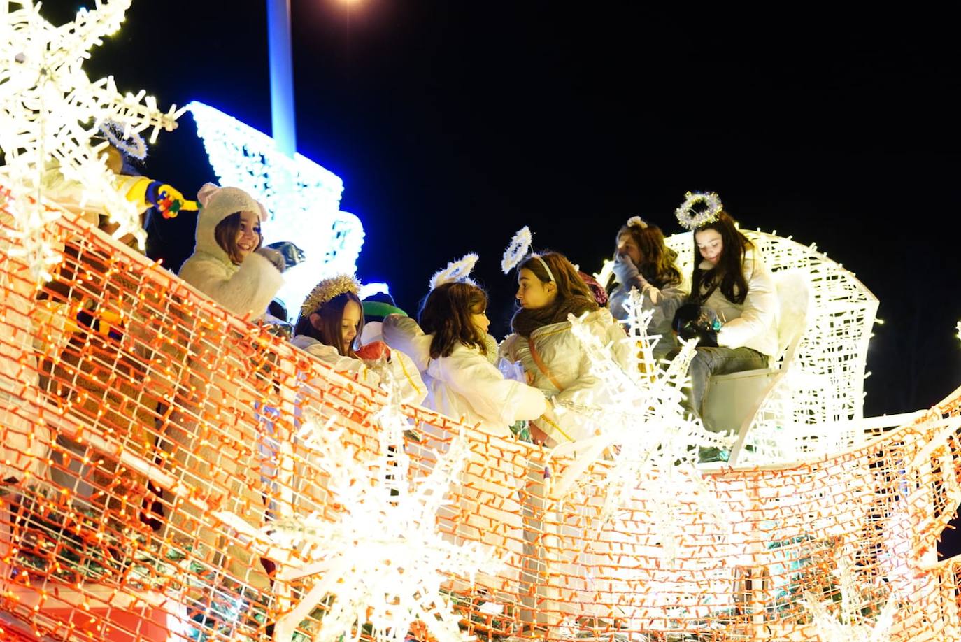 Los Reyes Magos reclaman la paz desde la Plaza Mayor de Salamanca