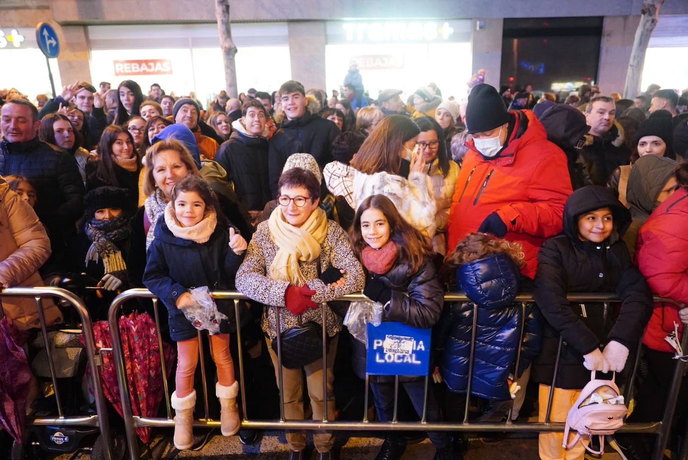 Los Reyes Magos reclaman la paz desde la Plaza Mayor de Salamanca