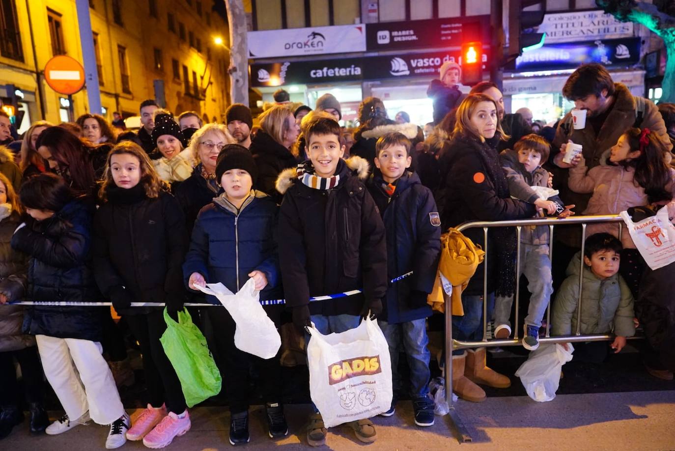 Los Reyes Magos reclaman la paz desde la Plaza Mayor de Salamanca