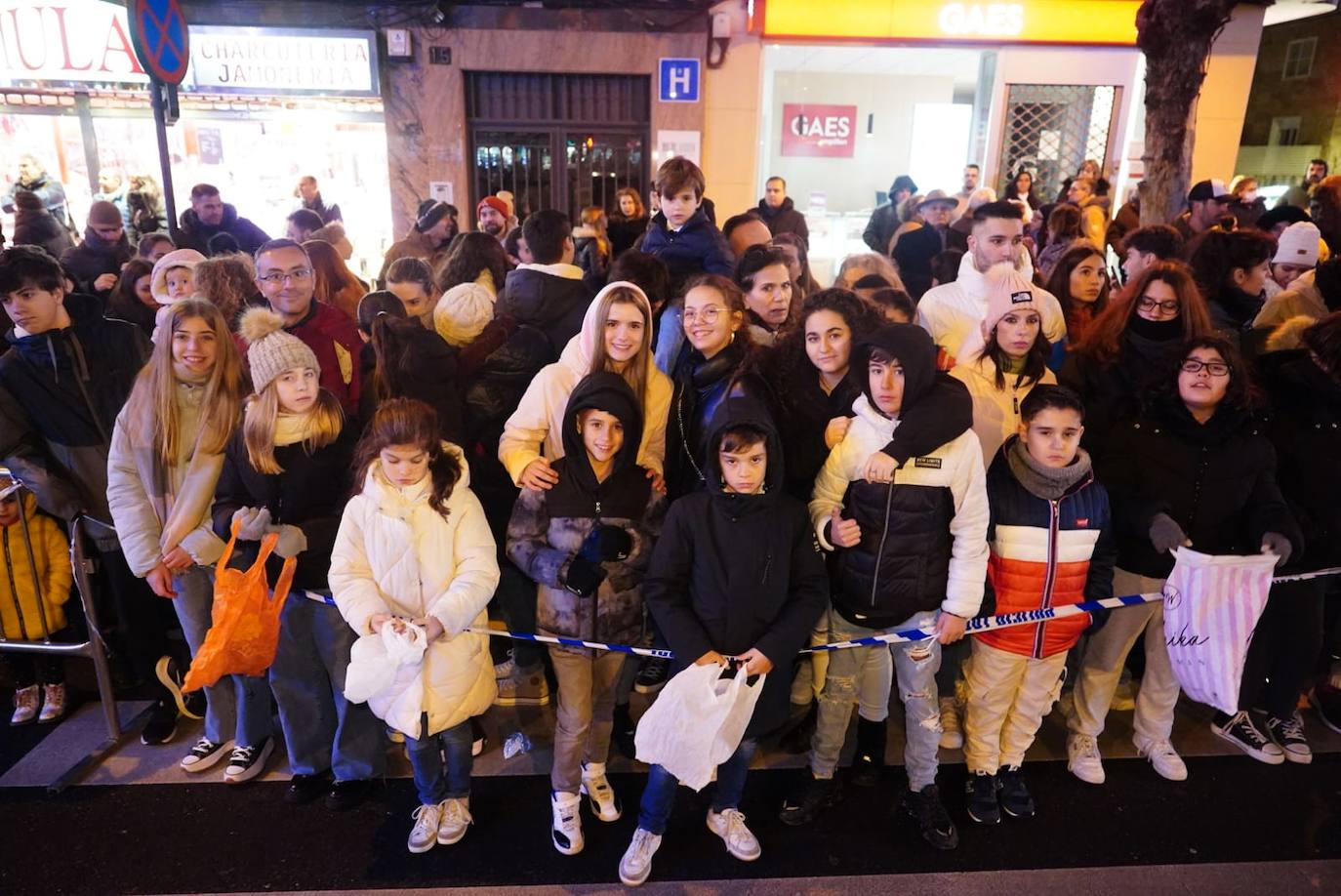 Los Reyes Magos reclaman la paz desde la Plaza Mayor de Salamanca