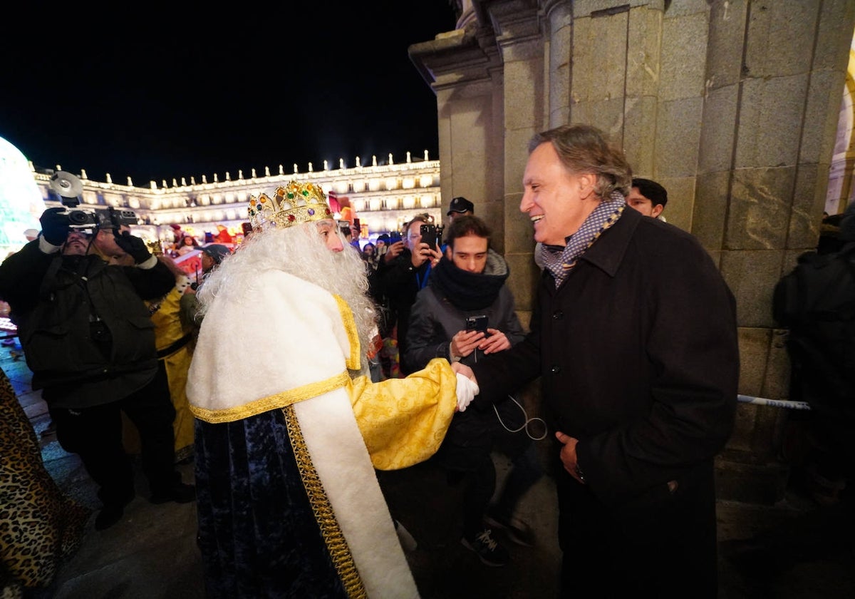 Melchor, Gaspar y Baltasar hicieron parada en el Ayuntamiento.