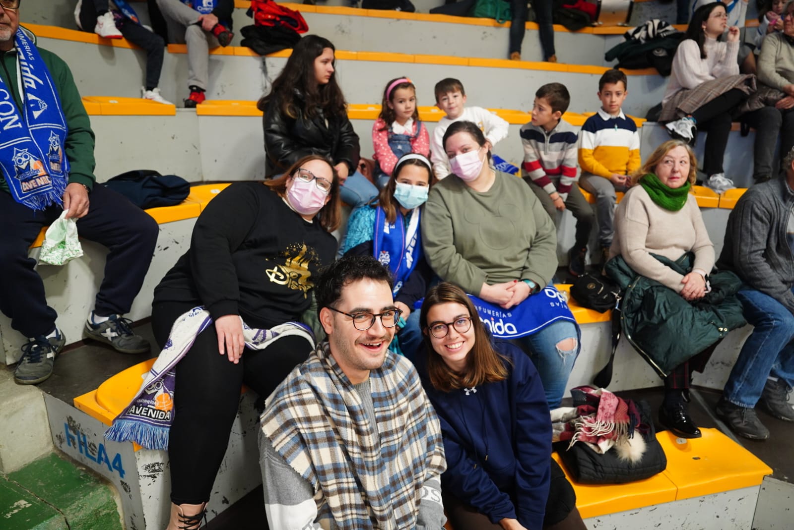 Búscate en la grada de Würzburg en el partido del Avenida contra el IDK