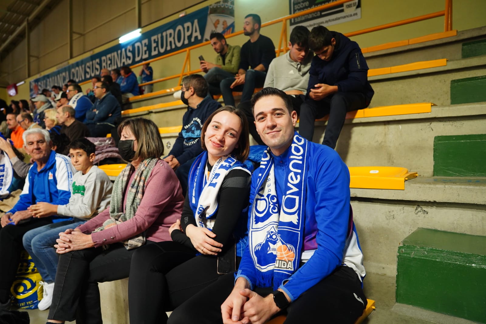 Búscate en la grada de Würzburg en el partido del Avenida contra el IDK