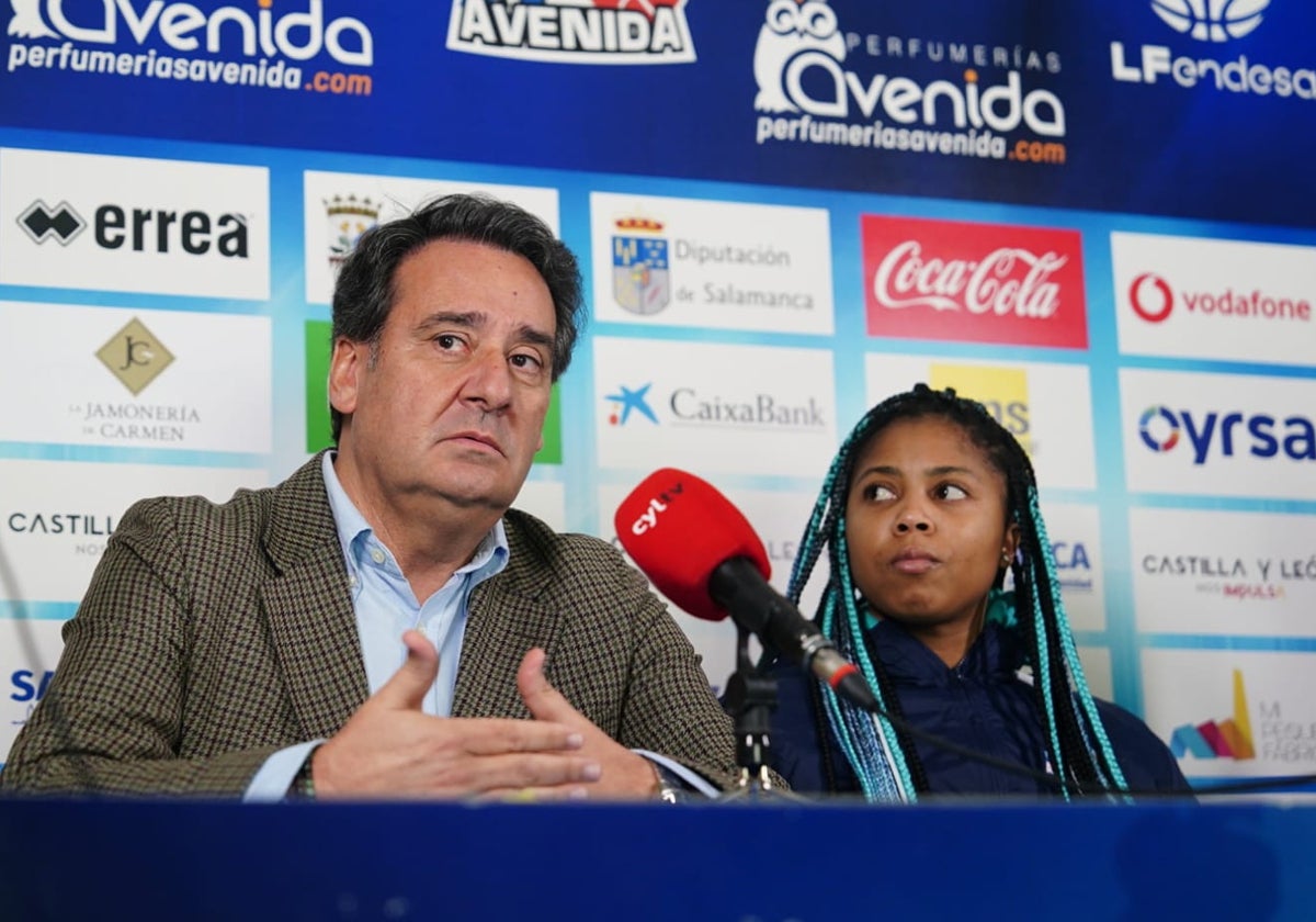 Jorge Recio y Arica Carter, durante la presentación de este lunes.