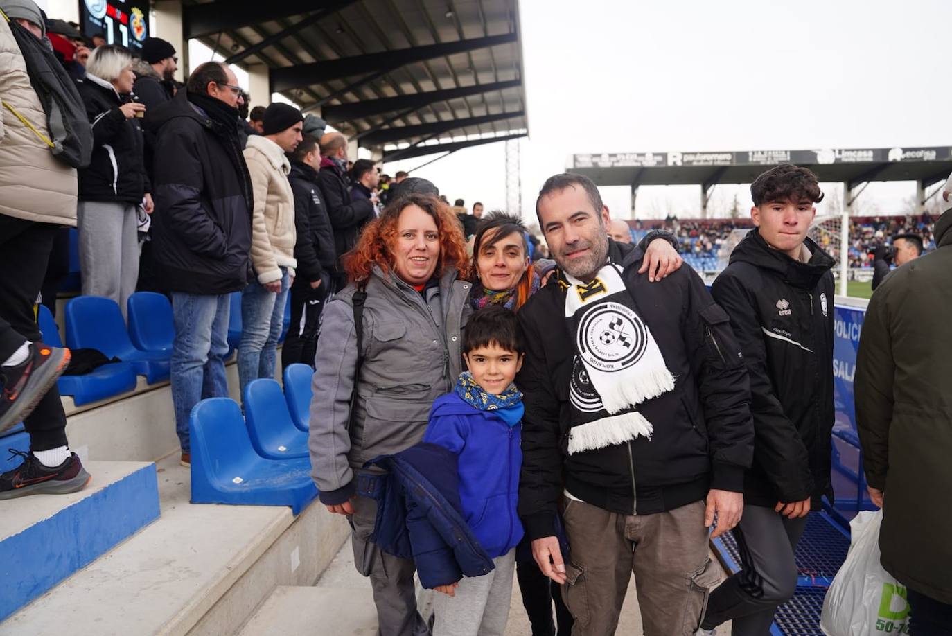 La afición de Unionistas responde a la llamada, ¡búscate en la grada!