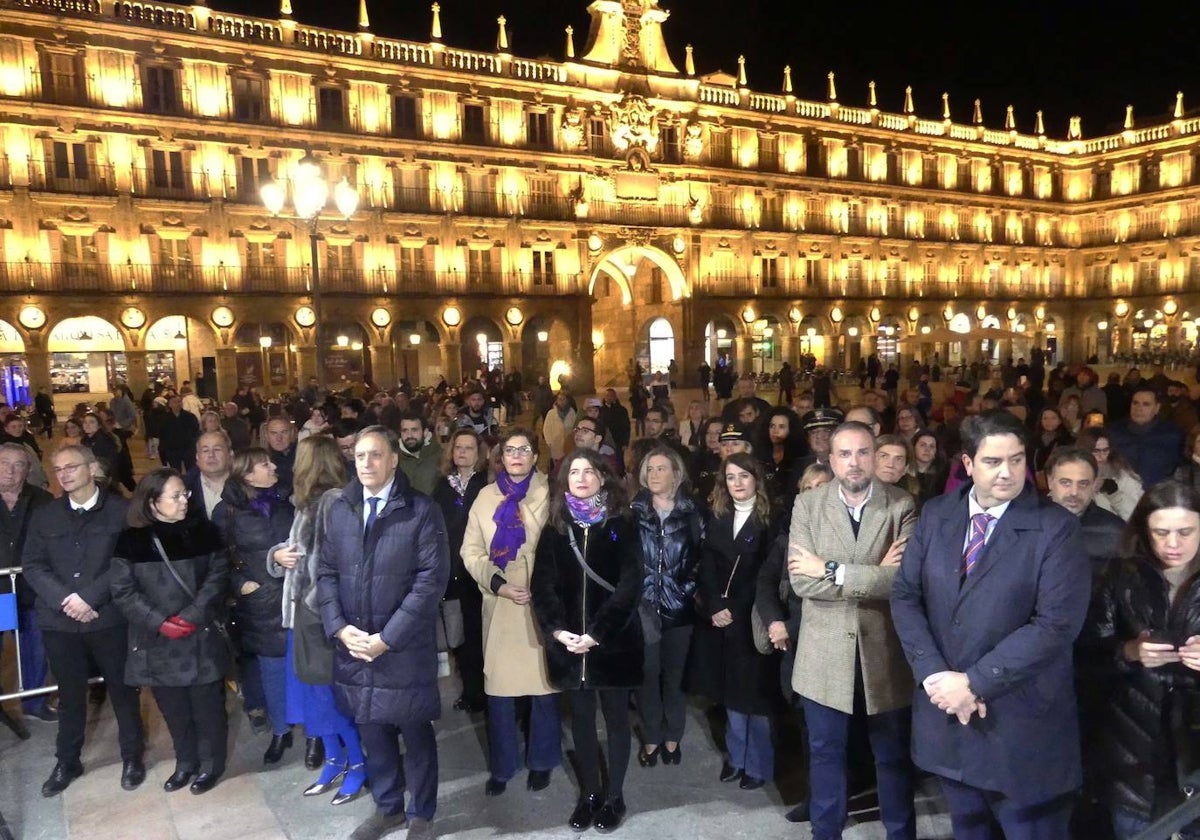 Manifestación en la Plaza Mayor en el Día Internacional de la Eliminación de la Violencia contra la Mujer.