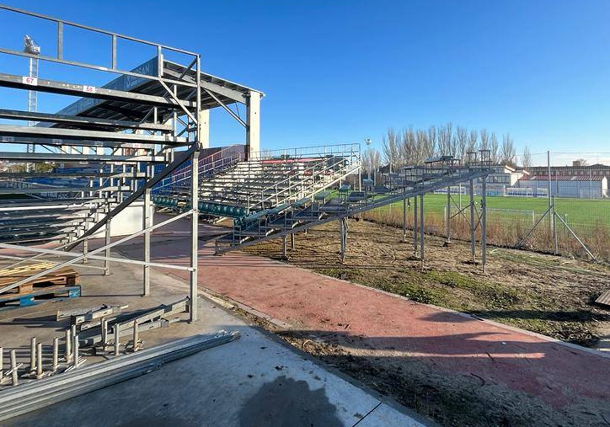 Nuevo tramo de grada instalado en uno de los dos córners del Fondo Este.