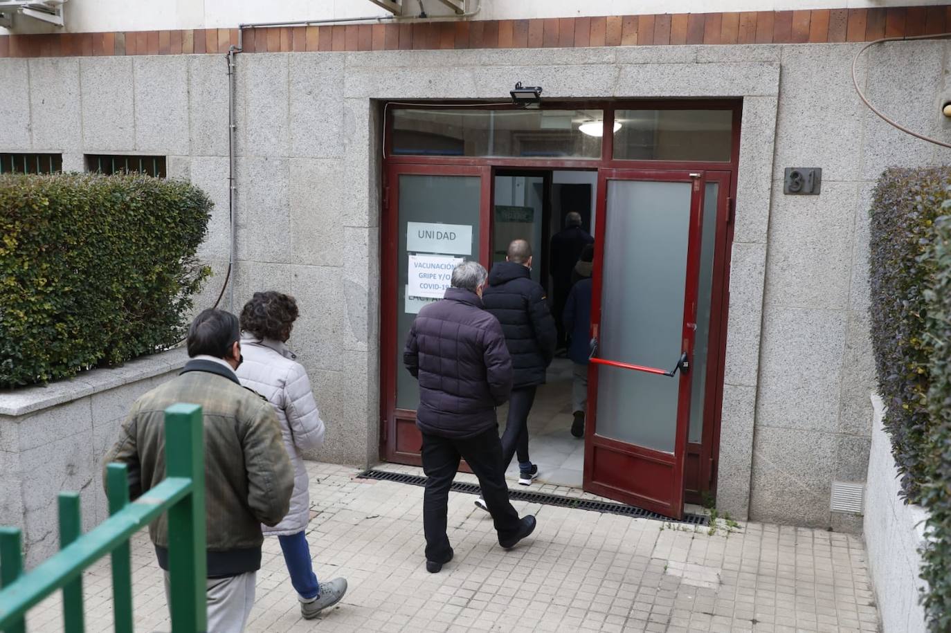 Cola para vacunarse de gripe en Salamanca