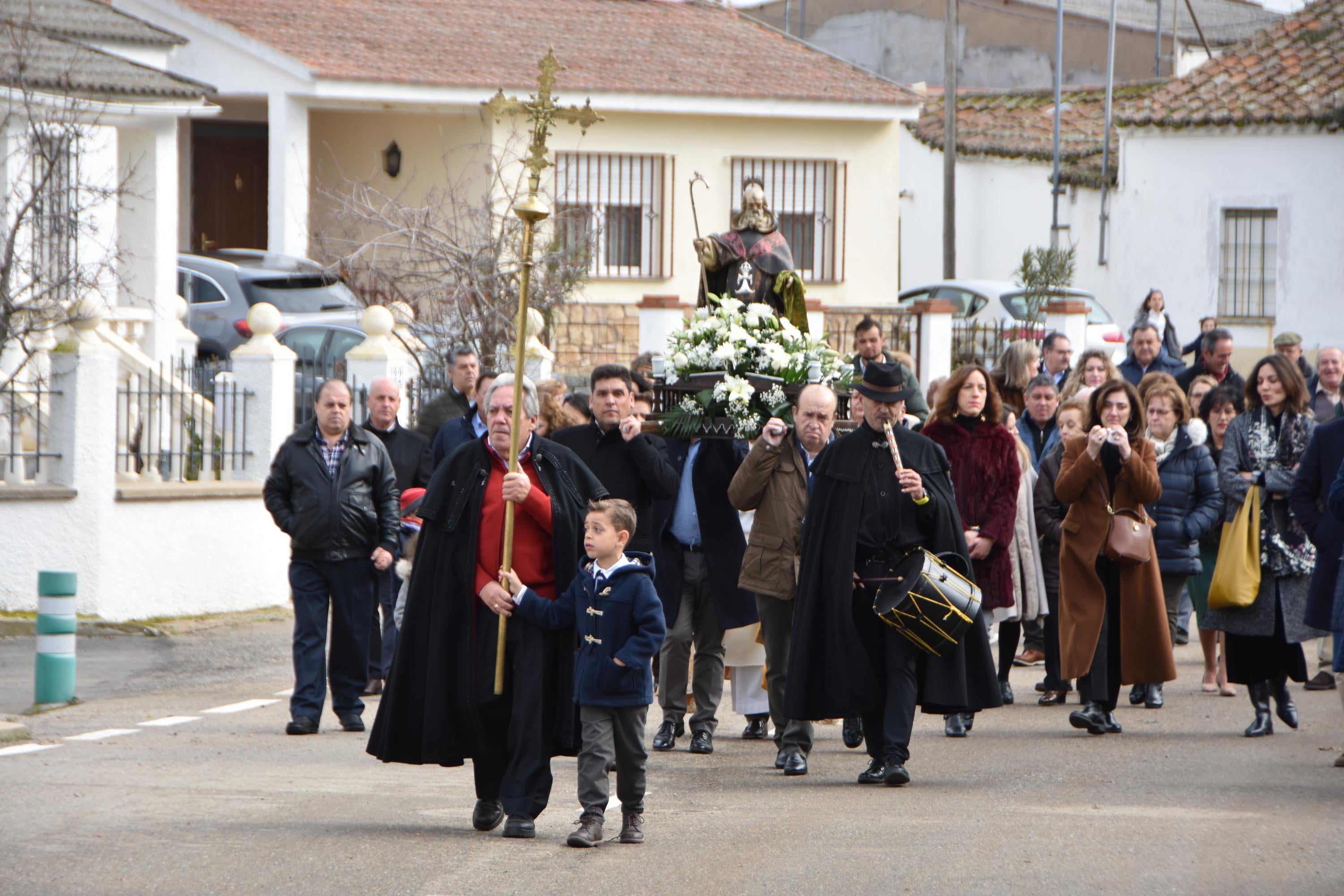 Cánticos y honores a San Antón en Calzada de Don Diego