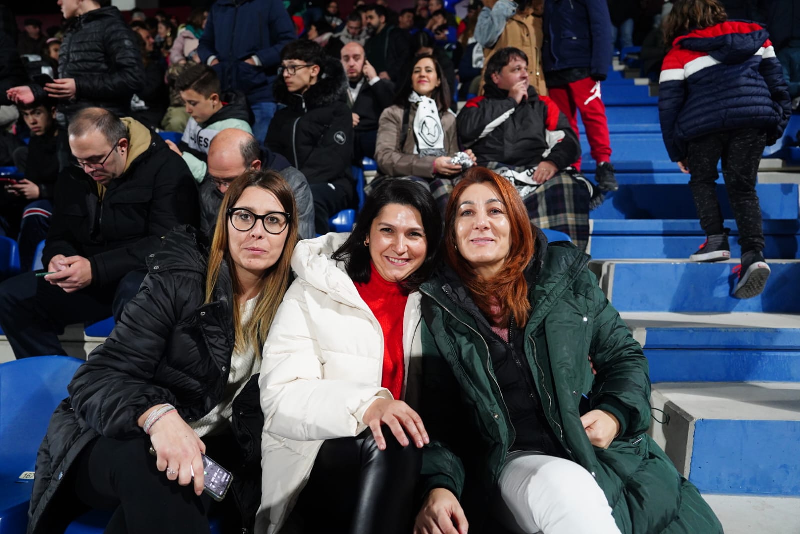 Búscate en la grada del Reina Sofía en el partido contra el Rayo Majadahonda