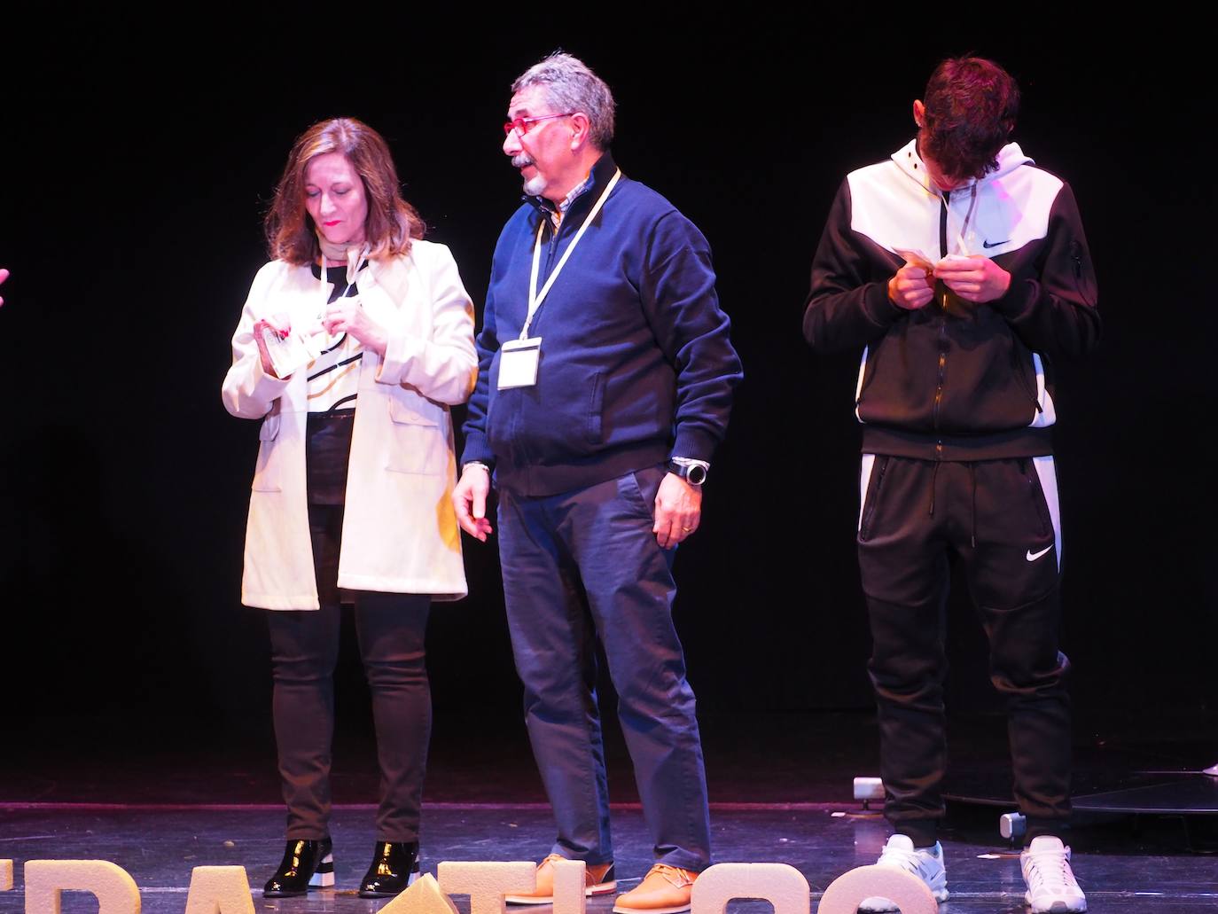 Lleno del teatro de Peñaranda para apoyar a la asociación Aerscyl