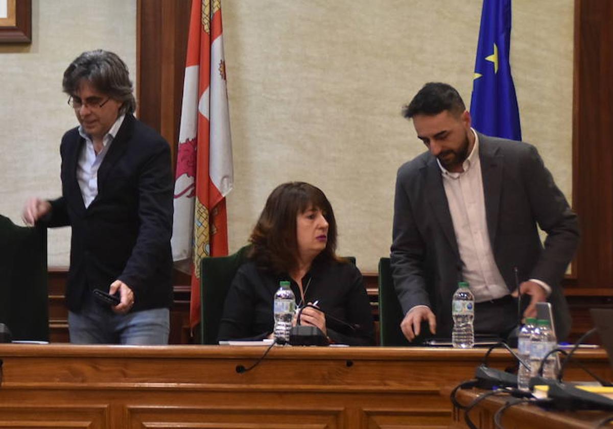 Luis F. Martín, Olga García y Javier Hernández, en el último pleno.