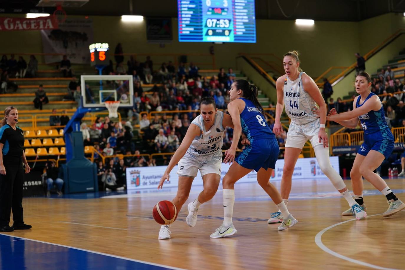 Las mejores imágenes del partido entre Avenida y Basket Landes