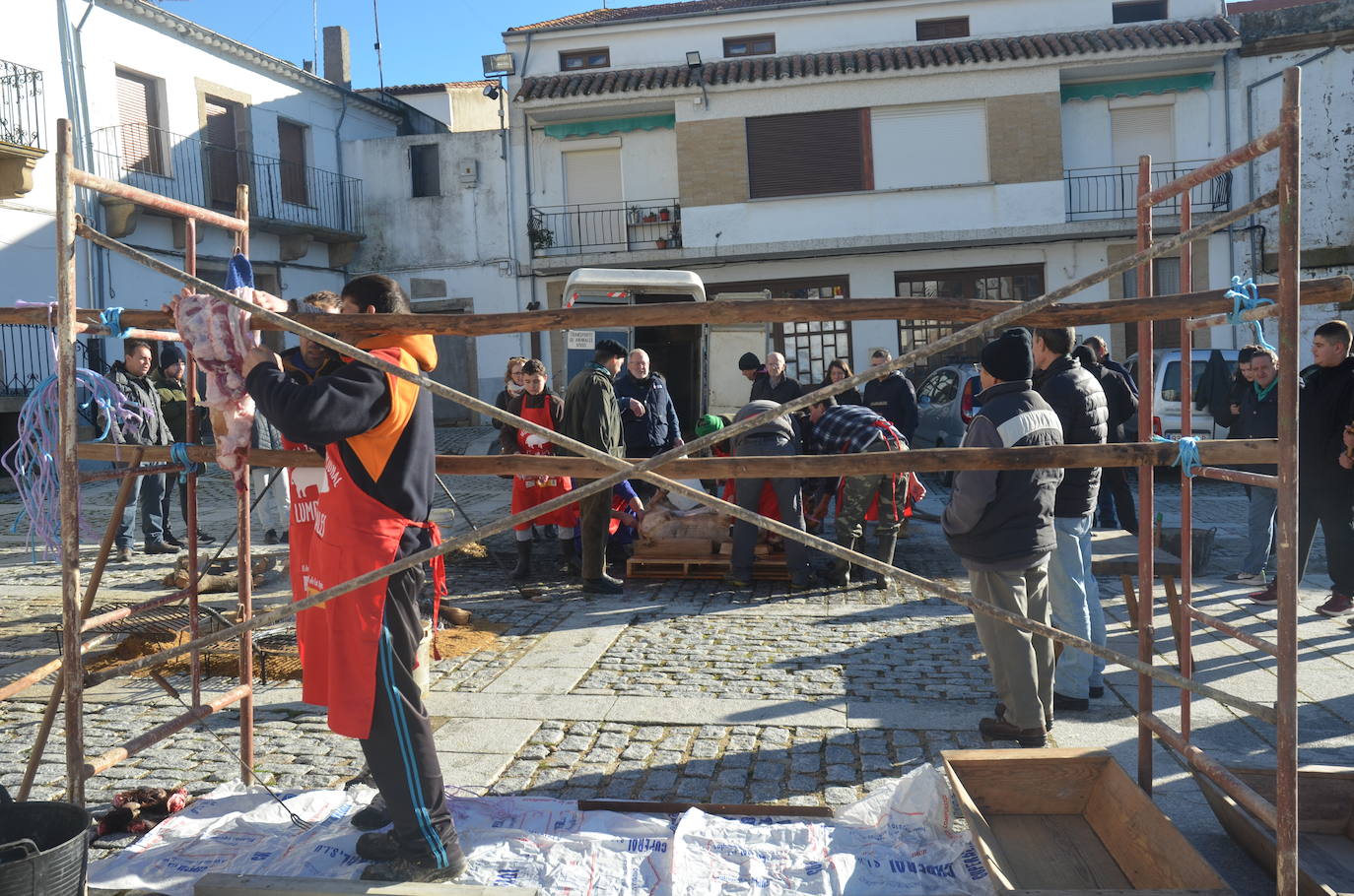 Lumbrales celebra una popular Fiesta de la Matanza Tradicional