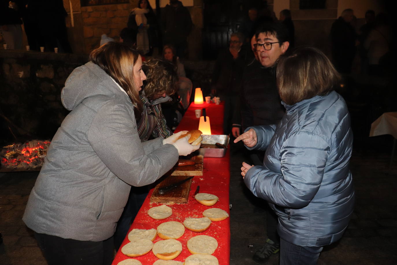 Candelario celebra el día del chorizo con una animada tarde en el Solano