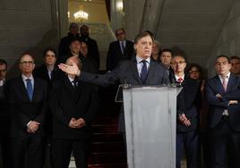 García Carbayo, en una rueda de prensa por la cuarta frecuencia.