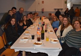 La comida se celebró en el Centro Polivalente