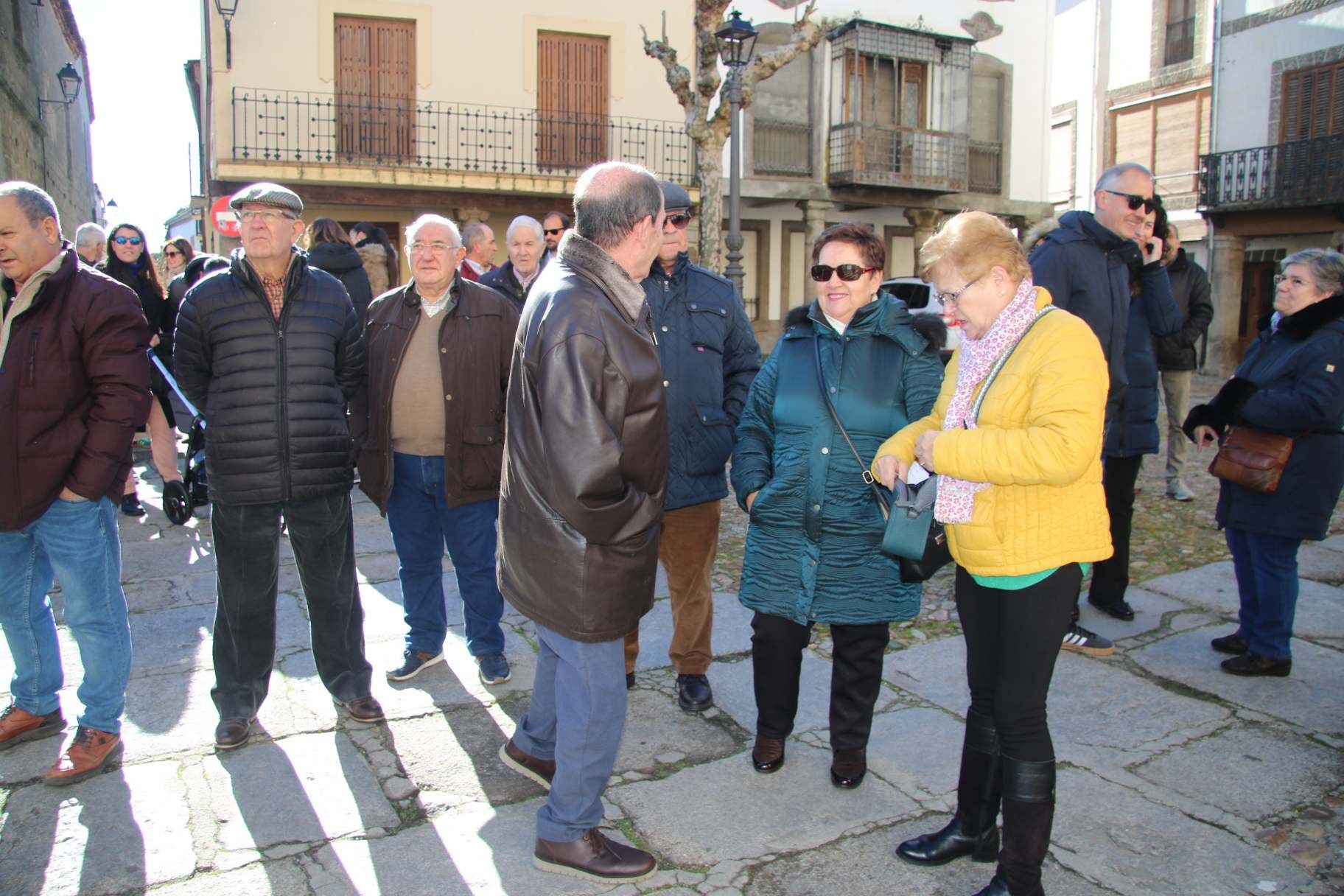 Ledesma, rendida a la tradición de San Antón y la subasta de lotes «Más vale, más darán»