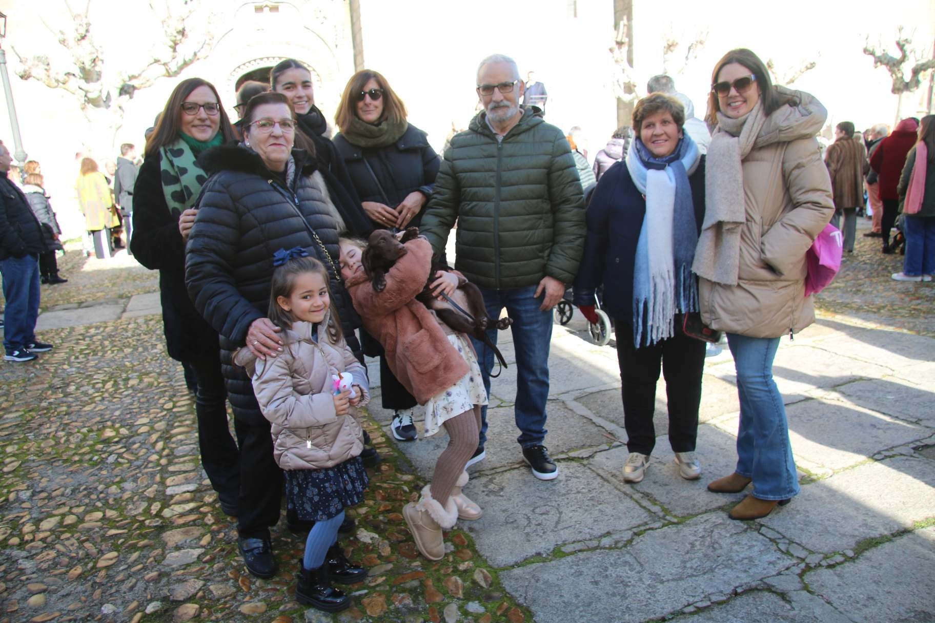 Ledesma, rendida a la tradición de San Antón y la subasta de lotes «Más vale, más darán»