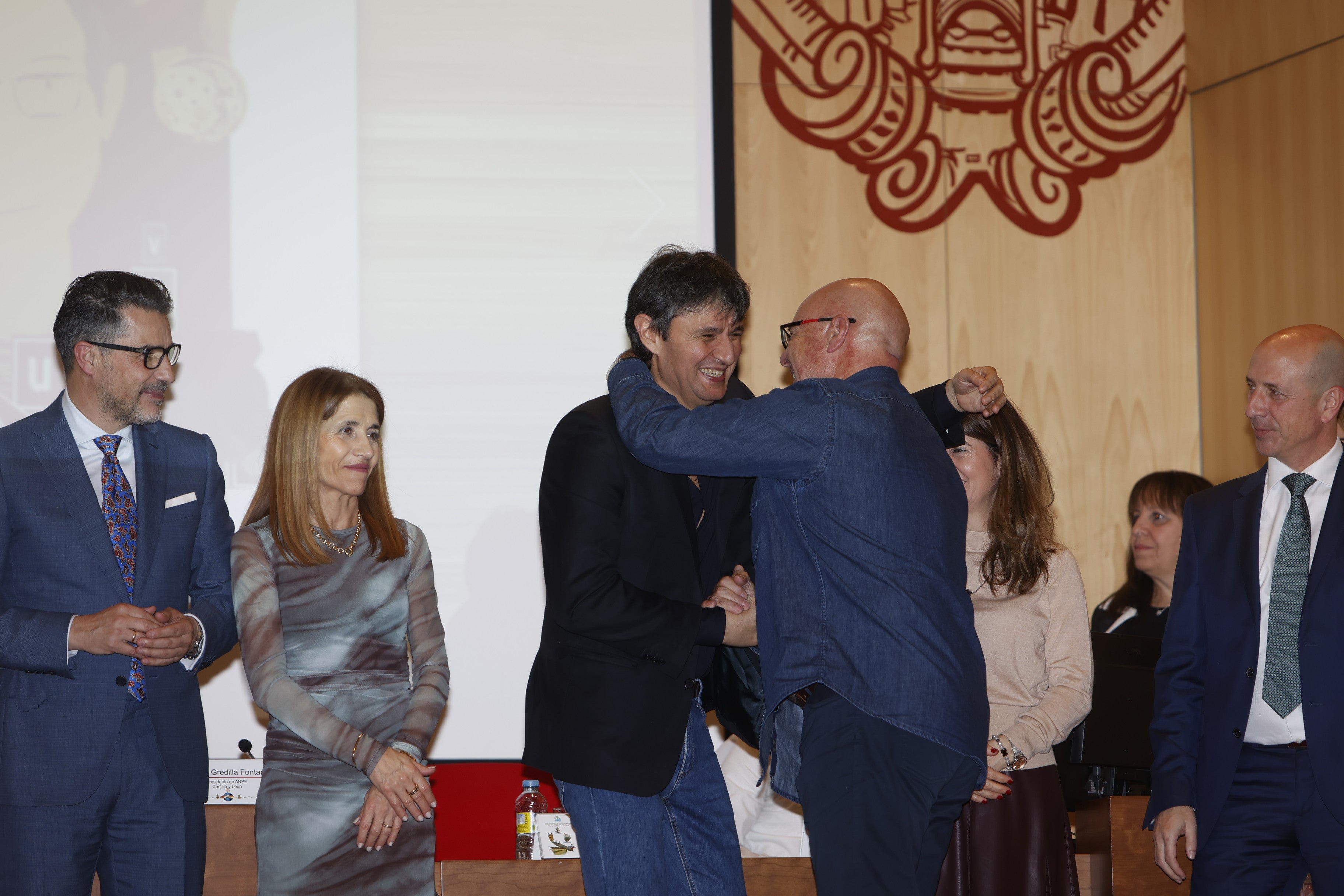 Homenaje sentido de ANPE a 25 docentes con la esperanza puesta en el futuro