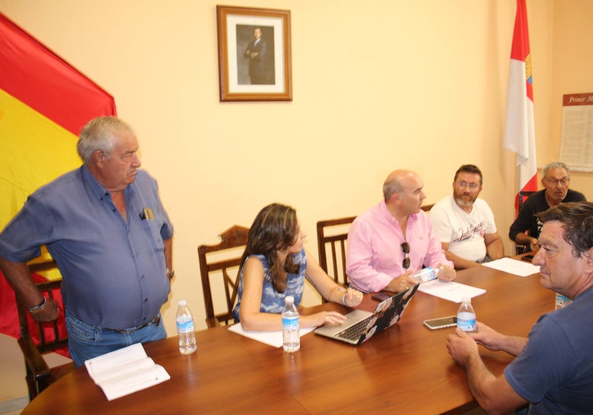 Ediles durante uno de los plenos celebrados en Villaflores.