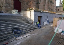 El atrio de la Catedral ya rehabilitado y las escaleras reconstruidas.