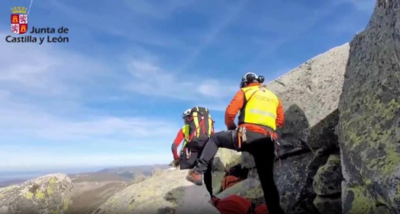 Auxilian a una mujer herida tras sufrir una caída en el Risco de los Claveles en La Granja (Segovia)