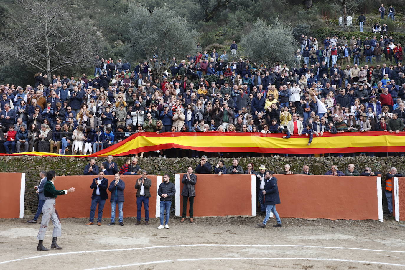 Con ganas de toros en el estreno de la temporada en Valero