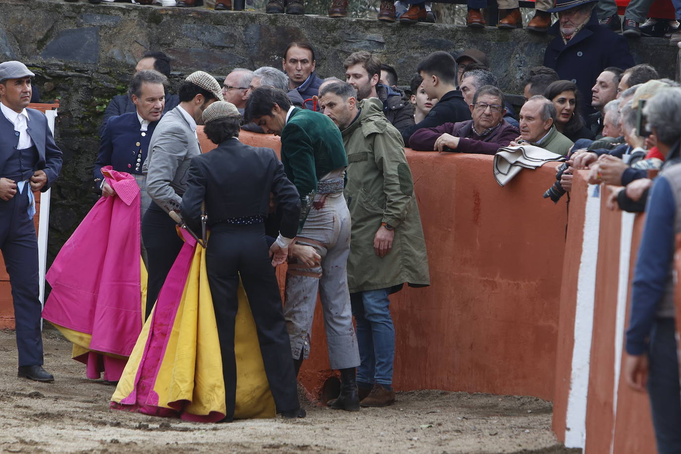 Con ganas de toros en el estreno de la temporada en Valero