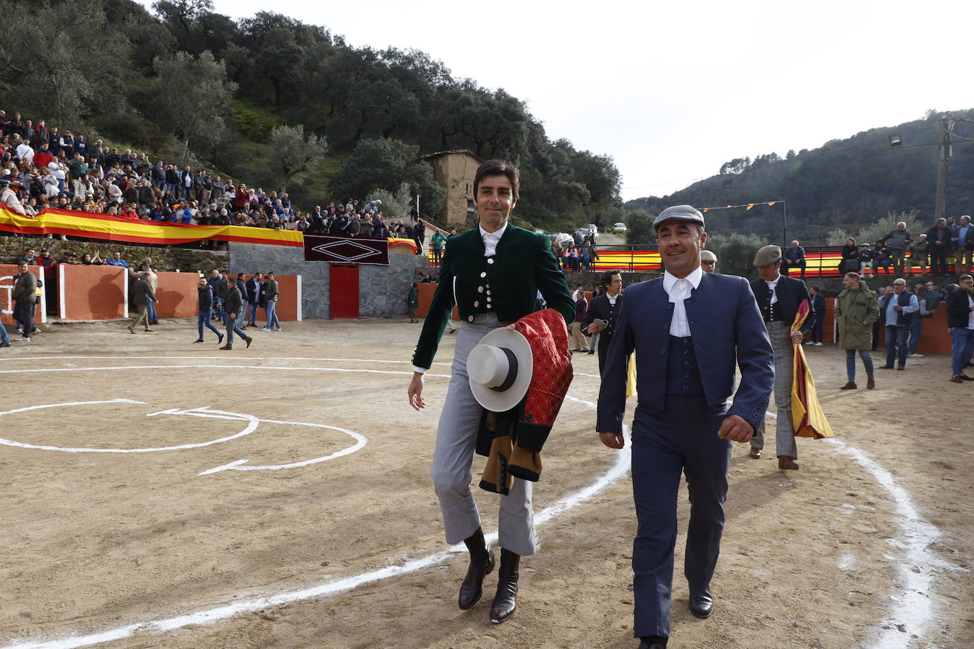 Con ganas de toros en el estreno de la temporada en Valero