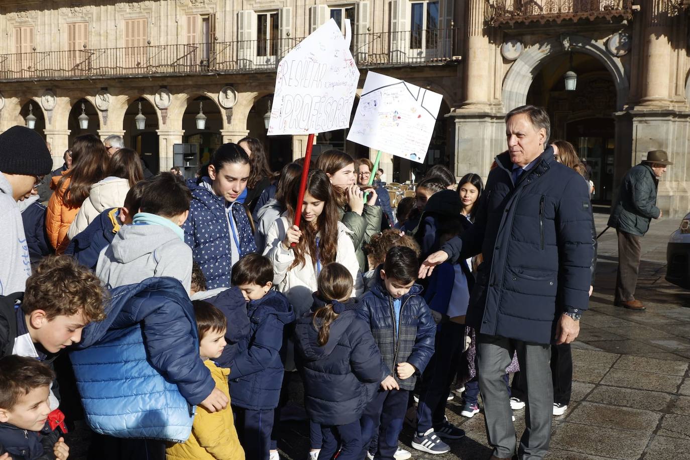 Una Plaza Mayor que aclama a la paz