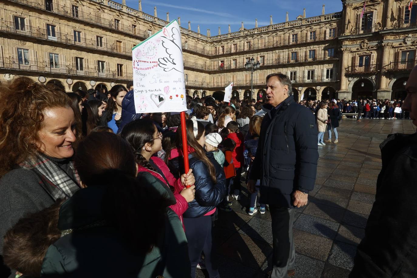 Una Plaza Mayor que aclama a la paz