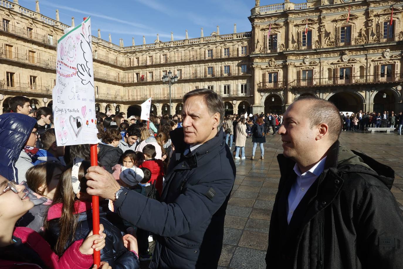 Una Plaza Mayor que aclama a la paz