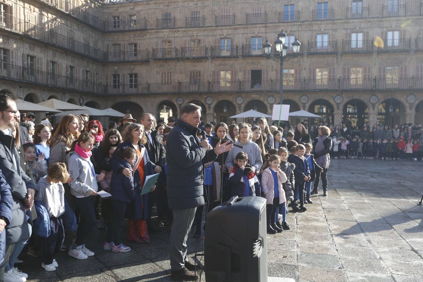 Una Plaza Mayor que aclama a la paz