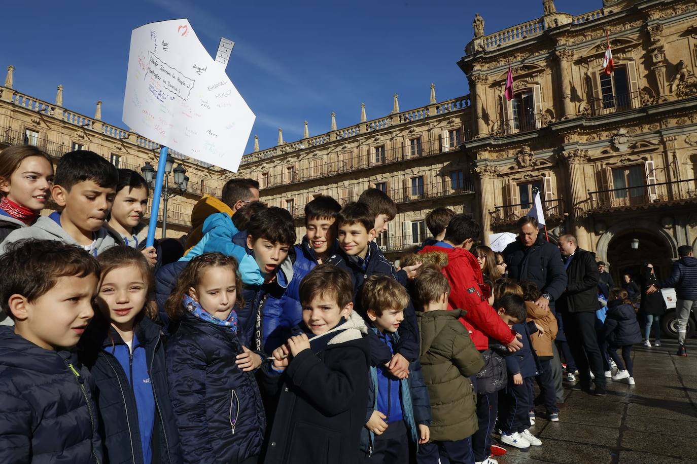 Una Plaza Mayor que aclama a la paz