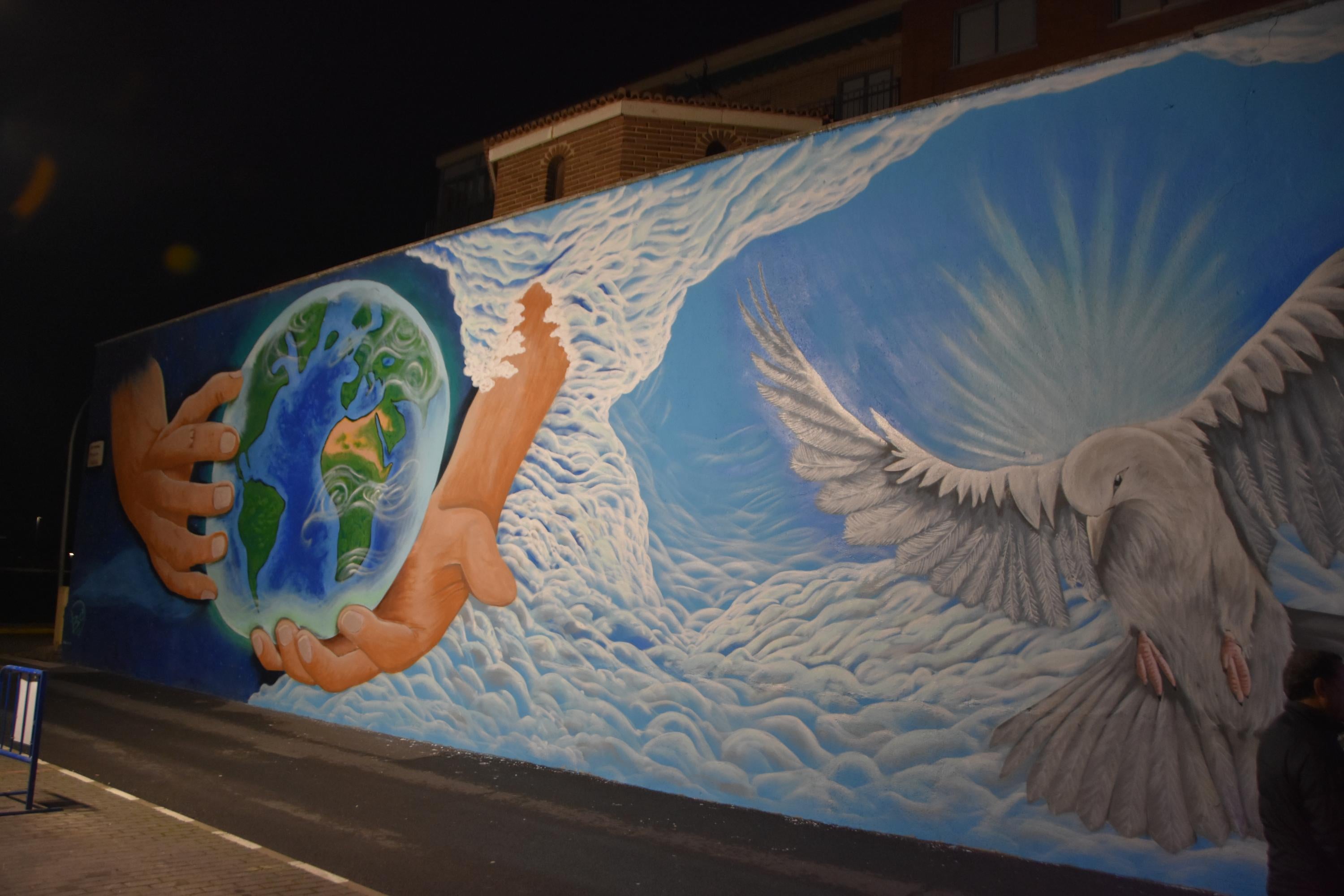 &#039;El mundo en tus manos&#039;, el nuevo mural que luce en Santa Marta