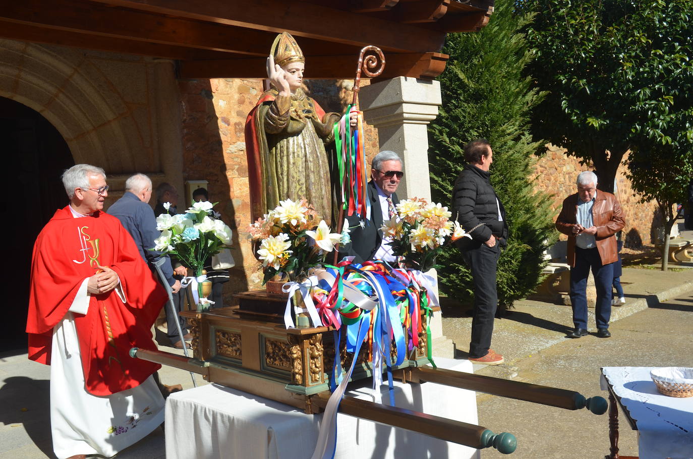 San Blas baña de colores Sepulcro Hilario